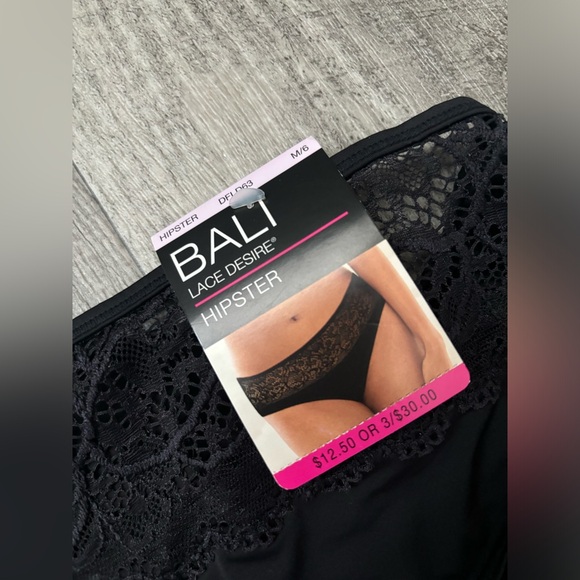 Gilligan & O’Malley Lace Cheeky and Bali Lace Desire Hipster - Picture 6 of 7